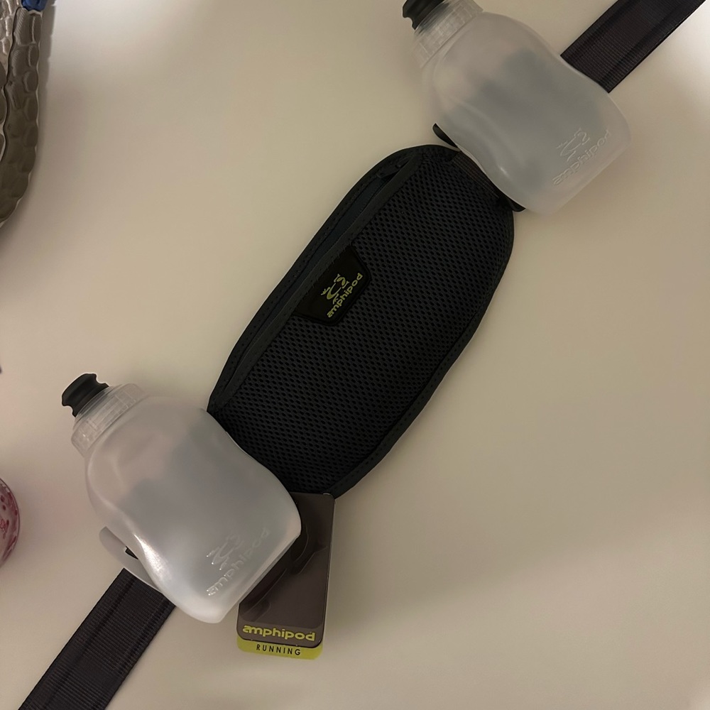 Amphipod RunLite 10k 2 bottle belt 21oz in steel/clear